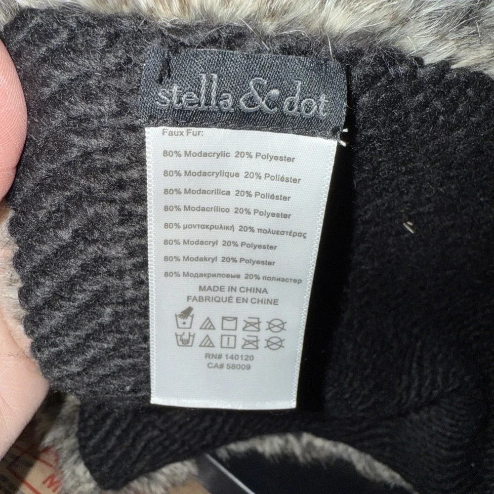 Stella & Dot‎ 3-Way Reversible Faux-Fur Scarf Wrap